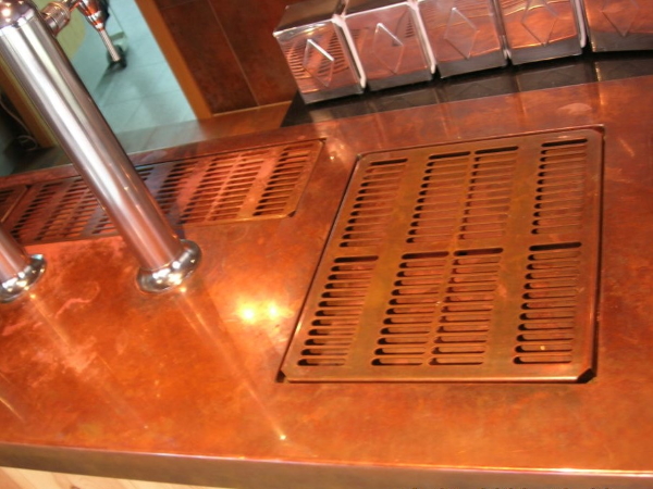 Barra de bar fabricada en cobre